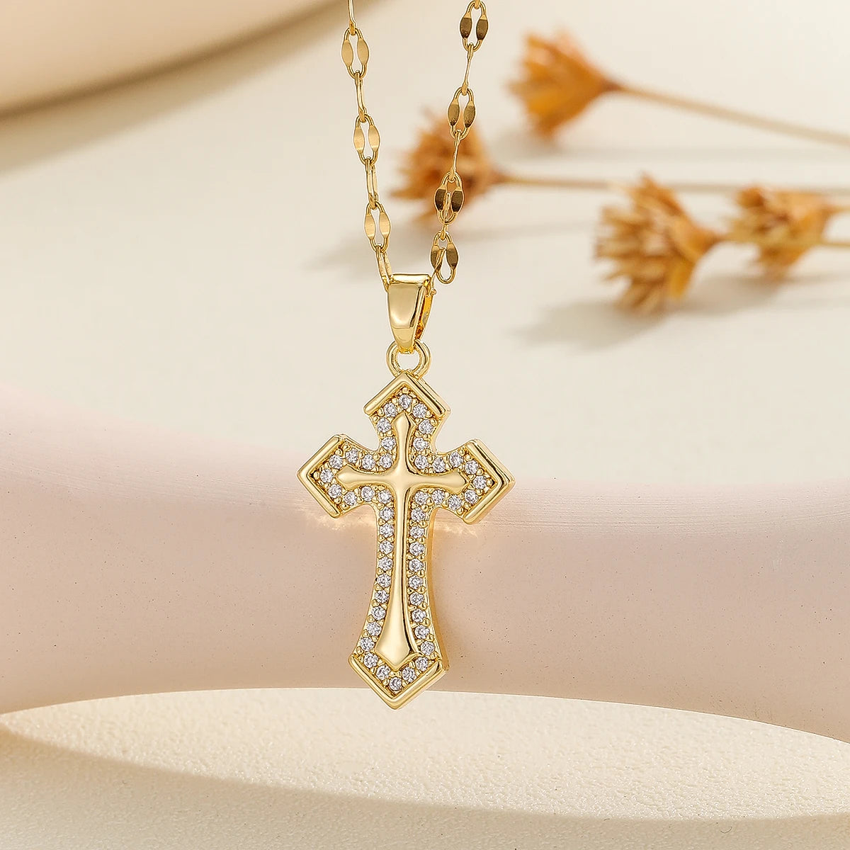New Retro Micro-inlaid Diamond Zircon Cross Pendant - Lip Style Necklace